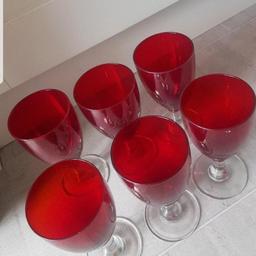 immaculate condition
ideal at xmas for dressing table if using a red theme
lovely glasses
having a clear out
pack of 6cost £29.99 new from next
6 in total
collection only as fragile so no posting