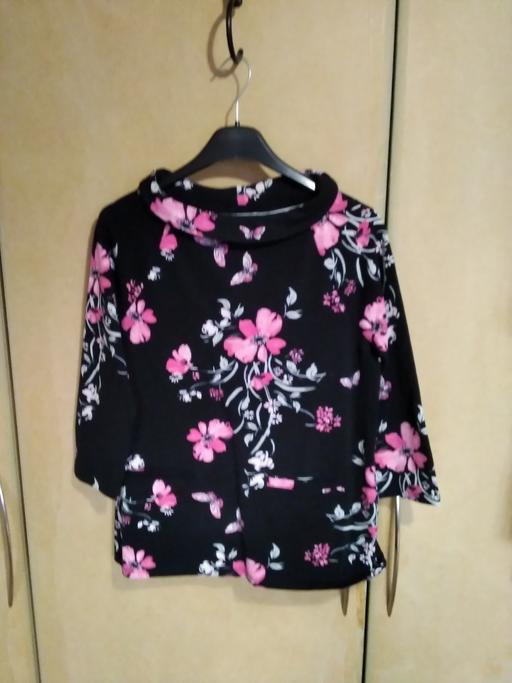 Buy & Sell Greater Manchester Bury - Photos for LADIES WARM TOP SZ 10 TO 12