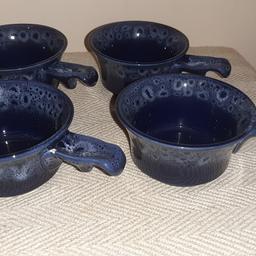 vintage kernewek pottery blue honeycomb design made in goonhavern Cornwall.
4 souffle/dipping bowls.
1 has damage to the handle