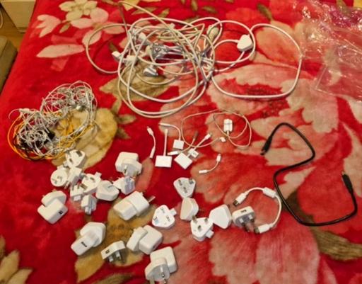 Buy & Sell West London Hounslow - Photos for Various Apple plugs and cables