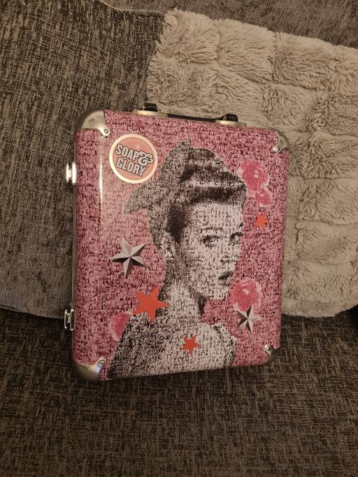 Buy & Sell Nottinghamshire Gedling - Photos for Soap & Glory Metal Vanity Suitcase (Empty)