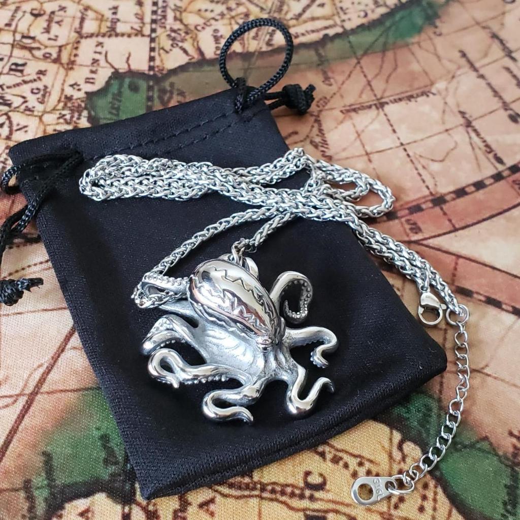 Octopus Pendant Necklace - Stainless Steel

316L Stainless steel, High Quality Polished and Plated, Anti-Rust, Skin-Friendly, Nickel-Free.

Cool octopus design. Fashion sea jewellery accessories, suitable for daily wear by cool men, women, boys, and girls.

Come with a Gift Box and a Pouch.