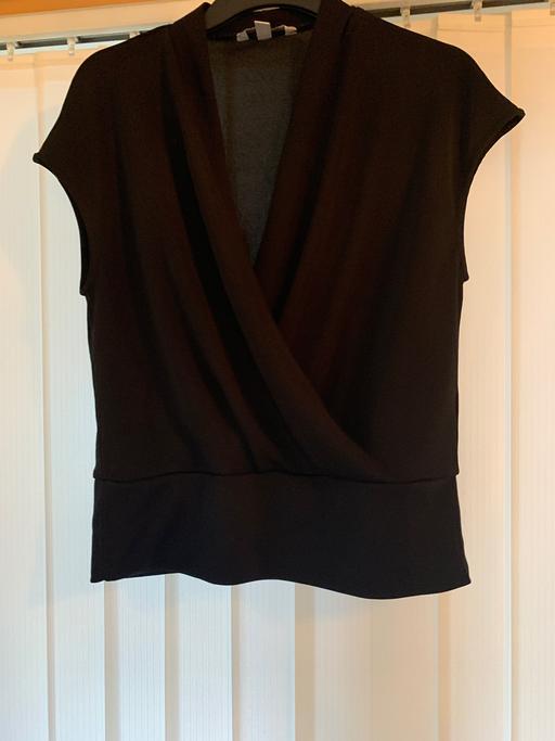 Buy & Sell West Midlands Wolverhampton - Photos for H&M smart black crop top size medium 10-12