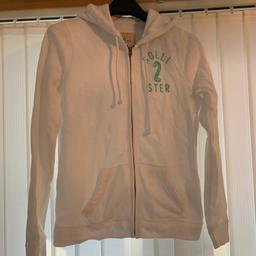 Hollister hoodie
Size medium 
Will fit 10/12 lady