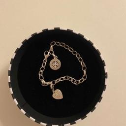 Armband (kleinste Größe) mit Diamant
Anhänger neu liegt alleine schon bei 89€