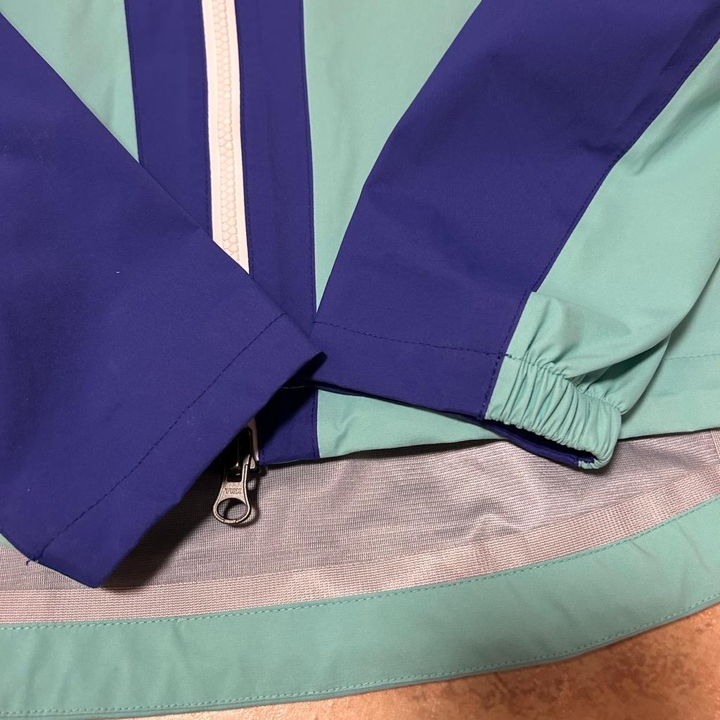 Selten getragene GoreTex Jacke Damen von La Sportiva Größe S in Türkis blau
Keine Rücknahme oder Garantie da Privatverkauf
Versand 4,90€ oder Abholung möglich