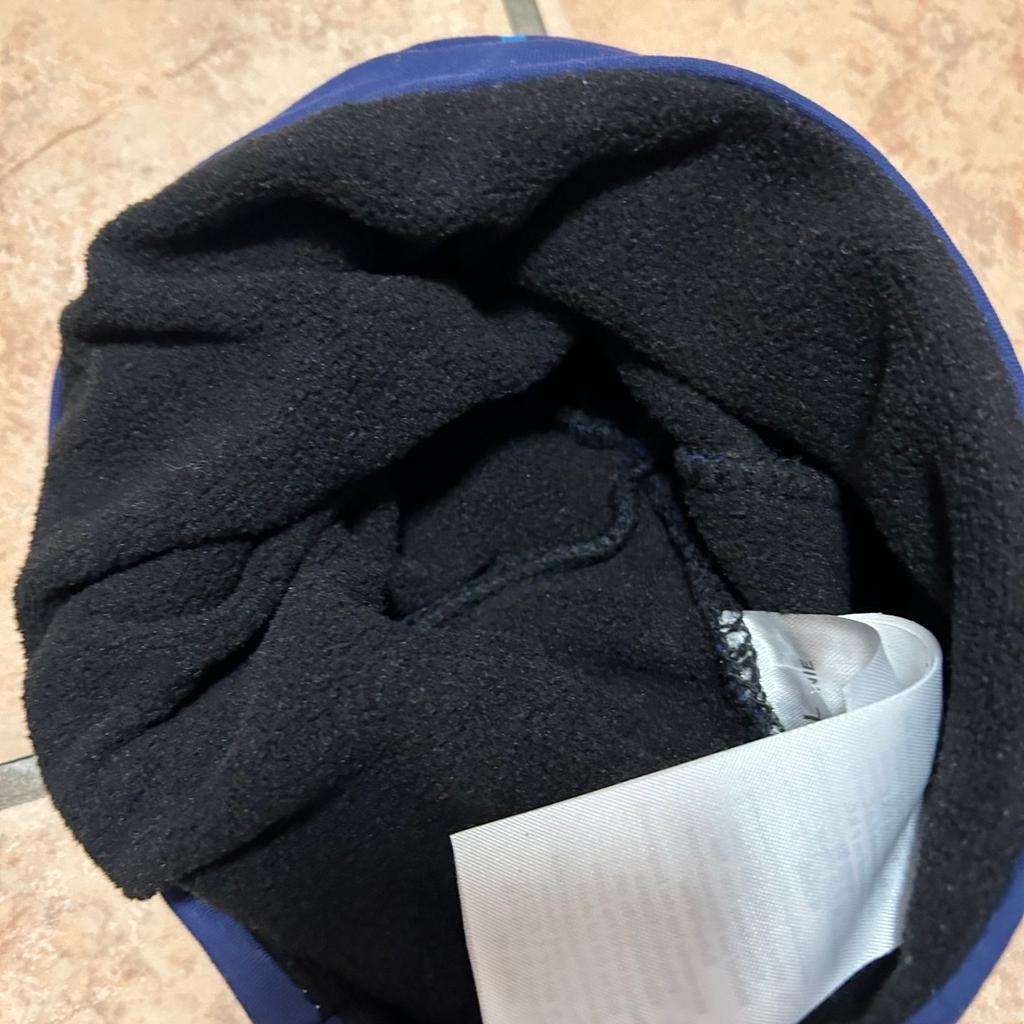 Blaue Kappe von La Sportiva Größe L passend zur Bekleidung
Keine Rücknahme oder Garantie da Privatverkauf
Versand (4,90€) oder Abholung möglich