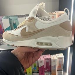 Collection only
Women’s trainers
Beige
Nike Sportswear air max 90 Futura
Brand new
For £20