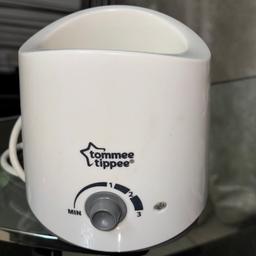 It’s not surprising that babies prefer their feeds at body temperature because that’s what feels most natural to them. The Tommee Tippee Easiwarm Electric Bottle Warmer allows you to warm your baby’s feed to the perfect temperature in as little as 4 minutes*. Equipped with a one-dial operation and three settings, you can choose to warm from fridge temperature, room temperature or to keep baby’s food warm.

Compatible with a wide range of branded baby bottles, you can warm your baby’s feeds from birth and throughout their weaning journey. The Easiwarm warmer will automatically work out the optimum warming time based on the setting you choose and the starting temperature of the bottle.

Gradual, gentle warming helps to preserve the goodness and vital nutrients in your baby’s food and heats it to a comfortable body temperature that feels natural to baby. It also helps to prevent hot spots that could burn your baby’s mouth. Once the warm is complete, simply remove the bottle from the warme