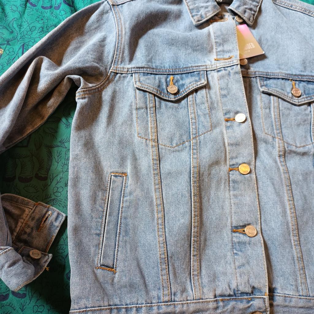 Missguided light blue denim jacket - size 4, but as it's oversized, it's more like a 12!
Brand new, and never been worn