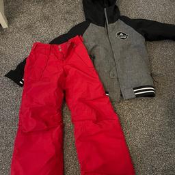 Burton snowboarding jacket and trousers.
Grey and black xs jacket (age 6-7)
Red trousers also age 6-7 years.
Hardly worn.