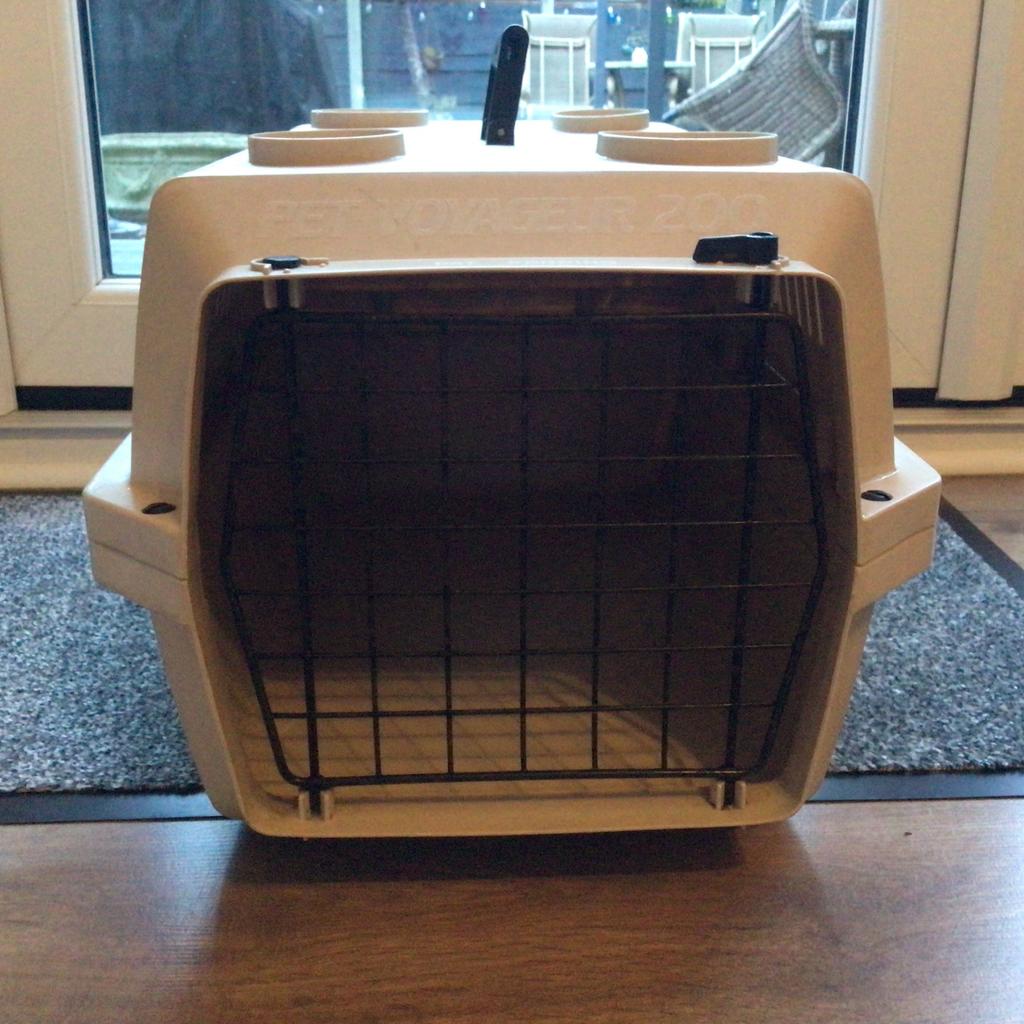 Pet voyager 200 pet carrier
14 inches x 22 inches
