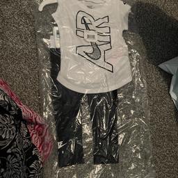 Lovely 2 piece t shirt and leggings bought to give a friend and there too small selling cheap.
Must b able to collect 
No refunds