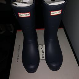 Navy hunter wellies size on sale 6