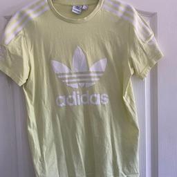 Hardly worn yellow Adidas T-shirt
Size 6/XS
creased for storage