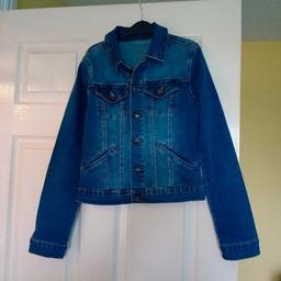 size 8 denim jacket from oasis vgc pick up only Heckmondwike please see my other post thanks