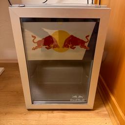 RedBull Kühlschrank
Wenig benutzt, daher wie neu!