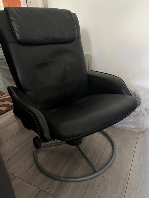 Buy & Sell South East London Mottingham - South East London - Photos for Leather chair and stool