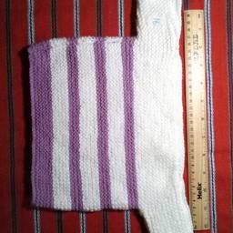 Hand knitted baby woolen top #16

Newly made suitable for newborn. Lovely horizontal band colour pattern.

Local collection preferred or can be posted out at extra costs. Within mainland UK, £2.95, elsewhere please enquire & do my best to let you know as soon as possible.