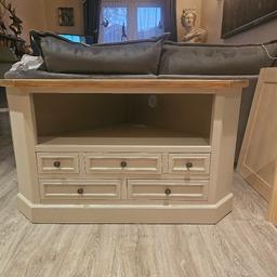Fabulous 5 Drawer Corner Media Cabinet Brand New 
Dimensions 
25 " 1/2 Hight
43" Length
Also selling other Furniture 
Look at my other listings 