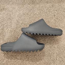 New with tags and orginal box Adidas Yeezy Slide Grey. Uk size 7. Collection i Central or East London