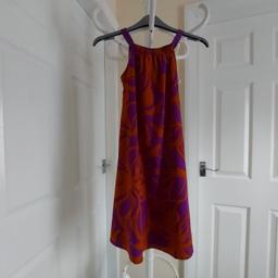 Dress "Next"

 Mustard Purple Colour

 Good Condition

Actual size: cm and m

Length: 76 cm from shoulders front

Length: 74 cm from shoulders back

Length: 62 cm from armpit side

Volume hands: 33 cm

Breast volume: 70 cm- 72 cm

Waist volume: 85 cm – 90 cm

Hips volume: 1.08 m – 1.10 m

Age: 5 Years (UK) Height: 110 cm

100 % Polyester

Made in India