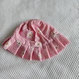 Baby Girl
Summer Cap
0-3 months
Hardly been worn
From pet and smoke free home
Collection only