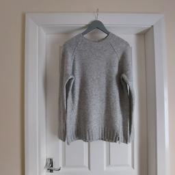 Sweater “ Farhi by Nicole Farhi“

With Alpaca

Pale Grey Colour

 New With Tags

Actual size: cm and m

Length: 66 cm

Length: 42 cm from armpit side

Length sleeves: 72 cm from neck

Volume hands: 48 cm from neck

Breast volume: 99 cm – 1.16 m

Volume waist: 98 cm – 1.10 m

Volume hips: 96 cm – 1.12 m

Size: S, 10 (UK) Eur 36

35 % Nylon
35 % Acrylic
20 % Wool
 7 % Alpaca
 3 % Elastane

Made in Cambodia