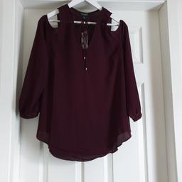 Blouse Lauren “Ralph Lauren”

Dark Maroon Colour

New With Tags

Actual size: cm and m

Length: 69 cm front centre

Length: 73 cm back centre

Length: 38 cm from armpit side

Shoulder width: 29 cm

Length sleeves: 65 cm

Volume hands: 52 cm

Volume chest: 99 cm - 1.02 m

Volume waist: 1.02 m - 1.03 m

Volume hips: 1.05 m – 1.07 m

Size: L, 14 (UK)

Shell: 100 % Polyester

Exclusive of Decoration

Made in Sri Lanka