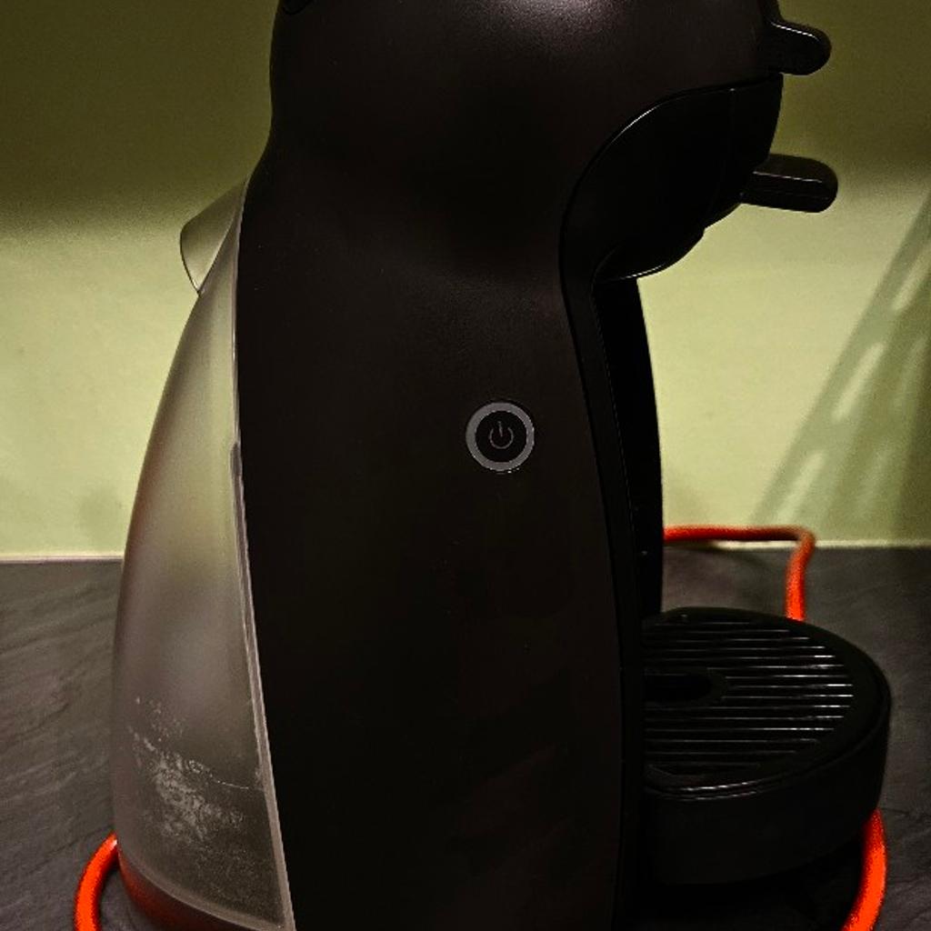 Kaffeemaschine für kapseln von Nescafe Dolce Gusto zu verkaufen, funktioniert einwandfrei.
Hätte noch Kapseln für Cappuccino ,im Preis inbegriffen.

Selbstabholung