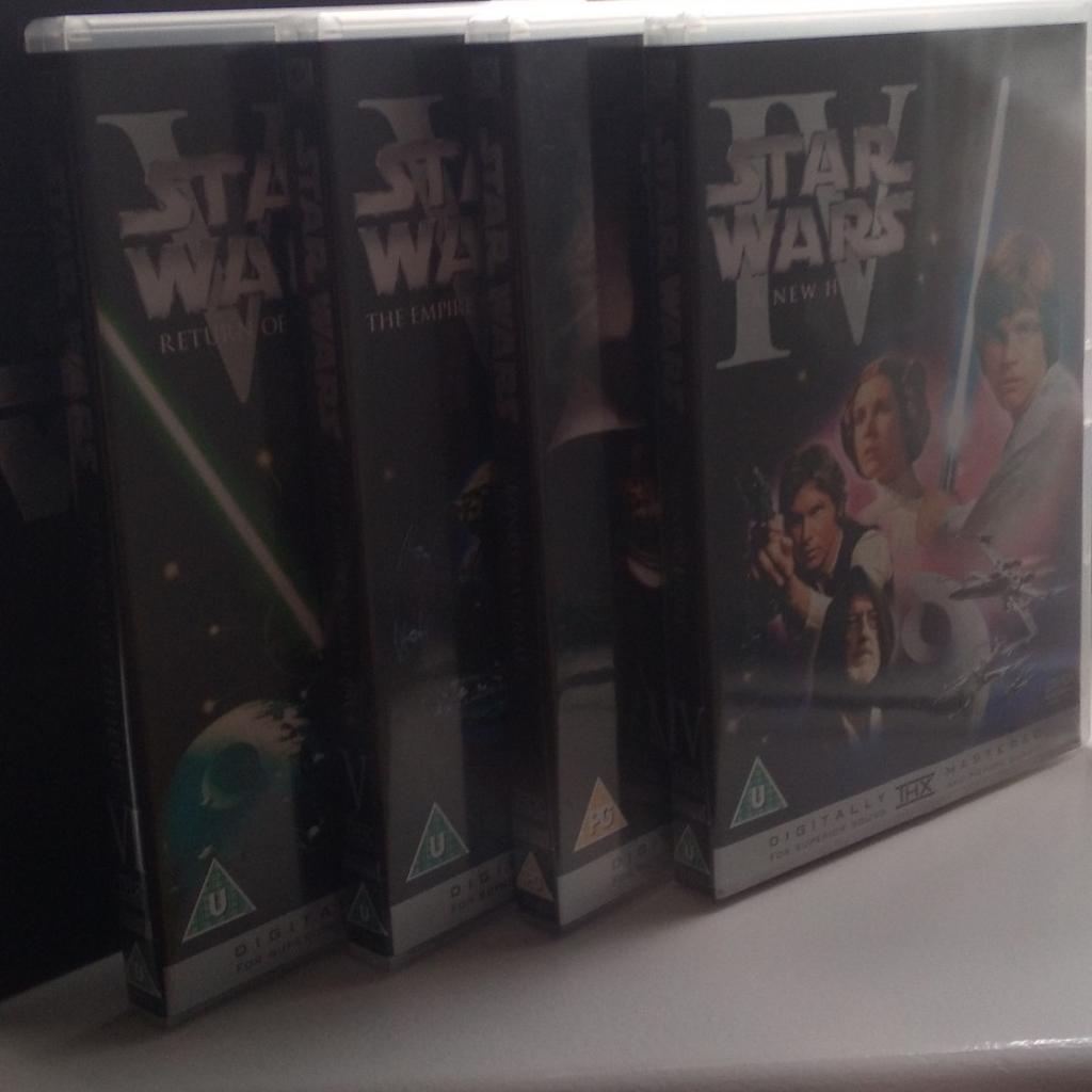 Full set Star Wars trilogy movie cd dvd 3 movie + 1 bonus material
IV,V,VI episode
Colection only