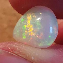 Welo Opal aus Äthiopien
Gewicht: 2.21ct
Dimensionen: 11 x 9.35 x 5mm
Behandlung: unbehandelt