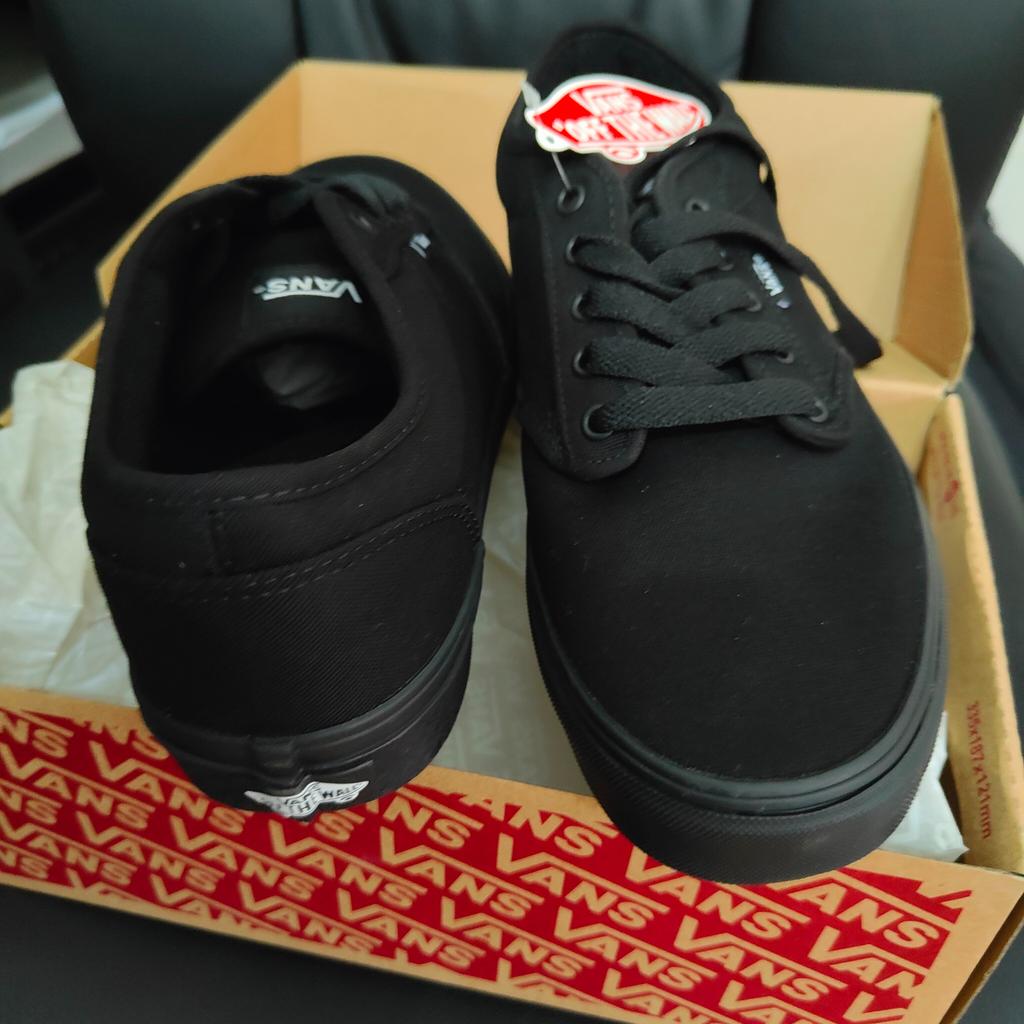 Vans Atwood Black Canvas Size 10 Low Top Sneakers * Brand New Boxed * RRP £55

As shown in the photos
Brand new boxed unworn with labels
£25 No Offers
Collect from Leeds LS17 or can be posted for an additional £4.50 - no personal deliveries