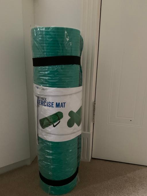 Buy & Sell Surrey Reigate and Banstead - Photos for New Exercise Mat