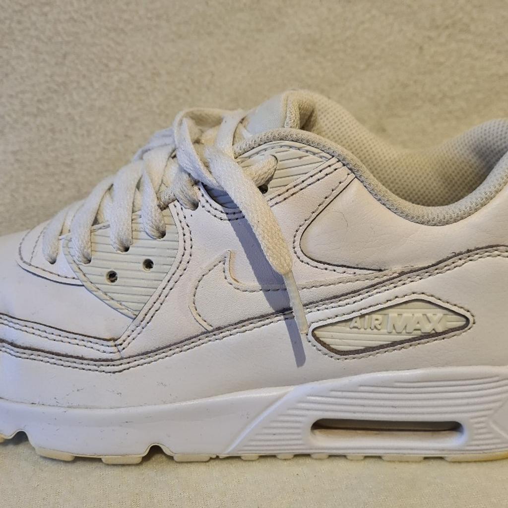Nike Air Max 90 White Leather Trainers Size UK 5.5 833412-100 Very Good Condition. 1st 2c will buy. They have been meticulously cleaned and sterilised. See photos for condition size flaws materials etc. Listed on multiple sites so may end abruptly. Cash on collection or post at extra cost which is £4.85 Royal Mail 2nd class. I can offer free local delivery within five miles of my postcode. Any questions please ask and I will answer asap. I endeavour to despatch same working day where possible.