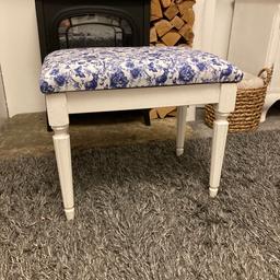 Lovely UpCycled Dressing Table Stool

Painted in Windsor White and then new navy/white stag fabric added to finish it off

Measures:
20” wide
14” deep
17” height

Collect M26 Radcliffe Manchester