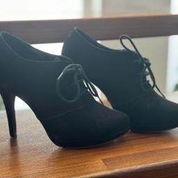 Damen Pumps high heels Schuhe Stiefeletten schwarz Größe 38