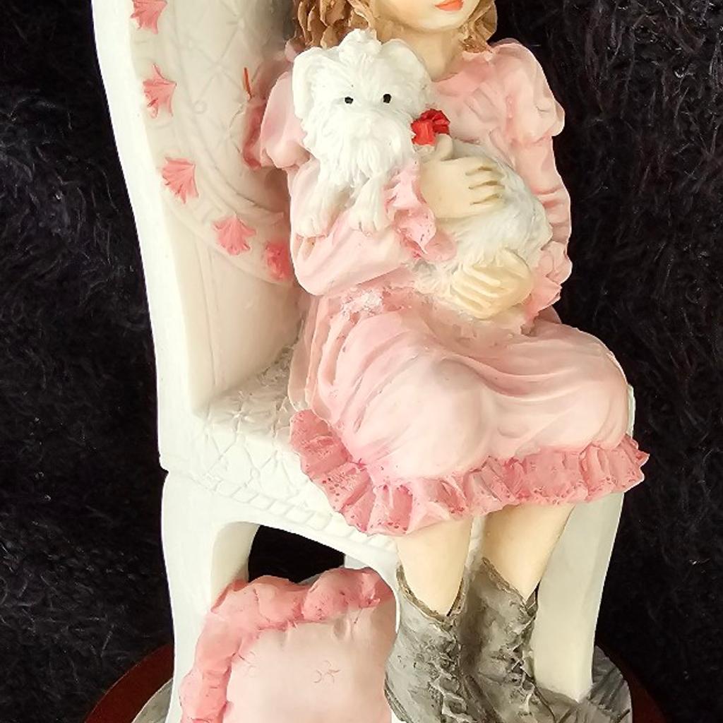 This vintage mother's chair figurine is a charming addition to any collection. The figurine stands at 9 inches tall and measures 5 inches in length and 6 inches in width. It comes unboxed, ready to be displayed in your home or office.
The item type is a figurine and it falls under the categories of collectables and decorative collectables, specifically sculptures and figurines. The item is brand new, though it is listed as 'new other (see details)' due to its unboxed packaging.