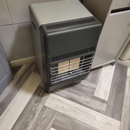 small calor gas heater comes with nearly full bottle of gas in good condition and good working order