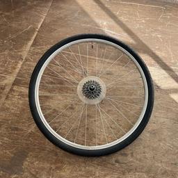 Ammaco Traveller 700c Wheel Mens Hybrid Grey in NW1 Camden for