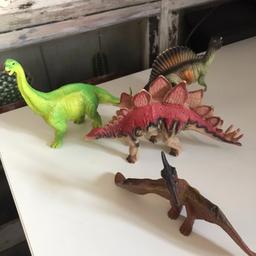 THIS IS FOR BUNDLE OF PLASTIC DINOSAURS

HAVE BEEN USED BUT IN GREAT CONDITION

PLEASE SEE PHOTO