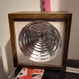 Wooden, retro, late 1990's strobe light, used ia few times in working condition.

Switch at back to turn on/off. In very good condition for age

Collection only from Belsize Park, London NW3. Sold as is, no returns.