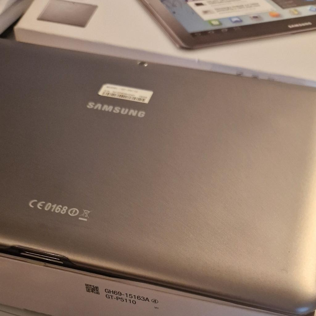 Samsung Tablett 2 10.1
Grau keine Kratzer oder so was wenig benutzt ser gute zuschtand besichtigung zum prüfen möglich. Privat Verkauf dacher Keine Garantie.