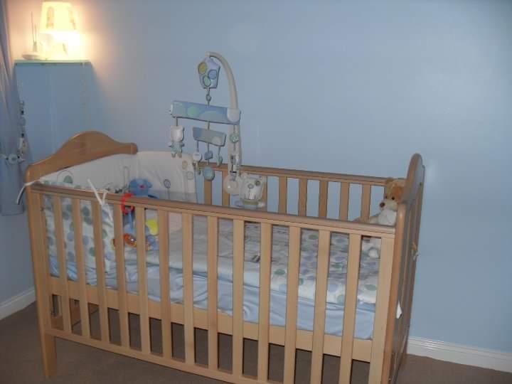 mamas and papas lucia cot bed mattress size