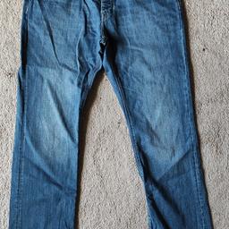 Aus Haushaltsauflösung

HILFIGER - Jeans
Angaben Lt. Etikett
MERCER Regular Fit
100% Baumwolle
W36-L34
Bund ca. 49 cm
Länge ca. 113 cm

Versand möglich