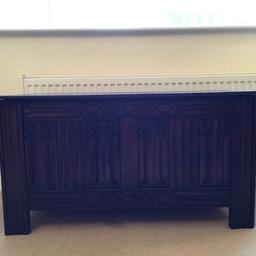 Dark wood blanket box/ wide screen tv chest in very good condition.
Size L 94cm  W41cm  H51cm.  
L37in. W16in. H20inch.