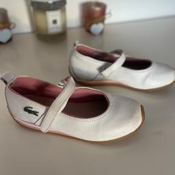 Lacoste Children’s Velcro Shoe
Size 8 / EU 25
White
Rubber Sole
Great condition see pics