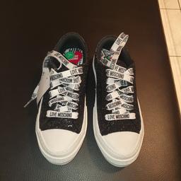 biete Love Moschino Sneaker in schwarz ,Gr. 38,neu, nur bis Weihnachten 70€