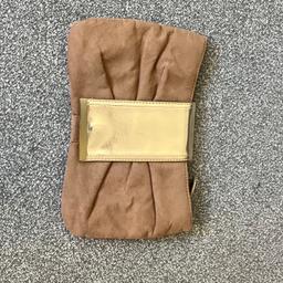 Lovely beige/gold clutch bag no rips or stains.
From Dorothy Perkins in good condition
From non smoking and pet free home