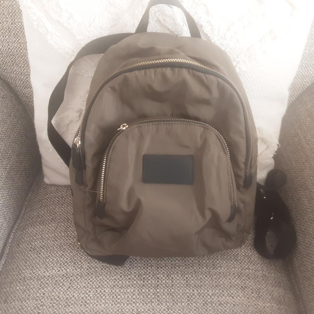 primark backpack nylon material
khaki Green